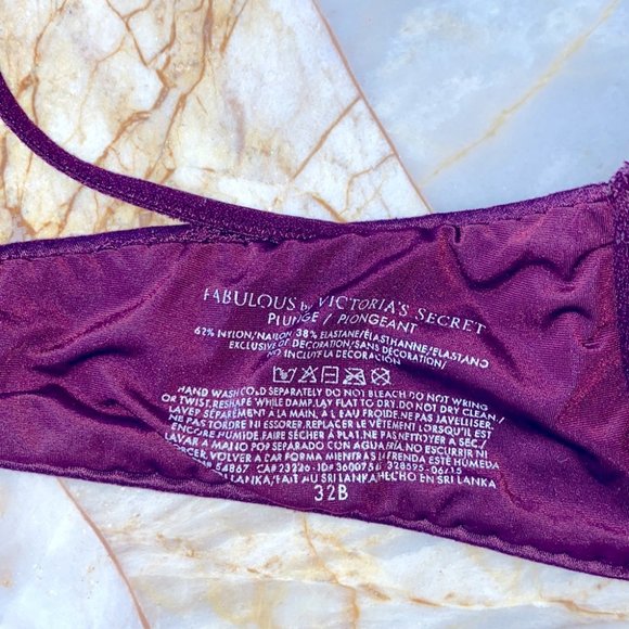 Fabulous by Victoria Secret Plunge 32B - Picture 6 of 9